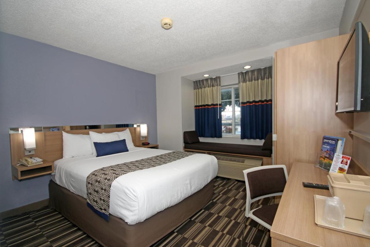 Microtel Inn By Wyndham Greensboro Exterior photo