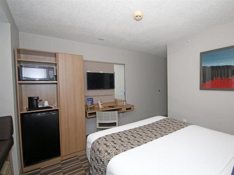 Microtel Inn By Wyndham Greensboro Exterior photo