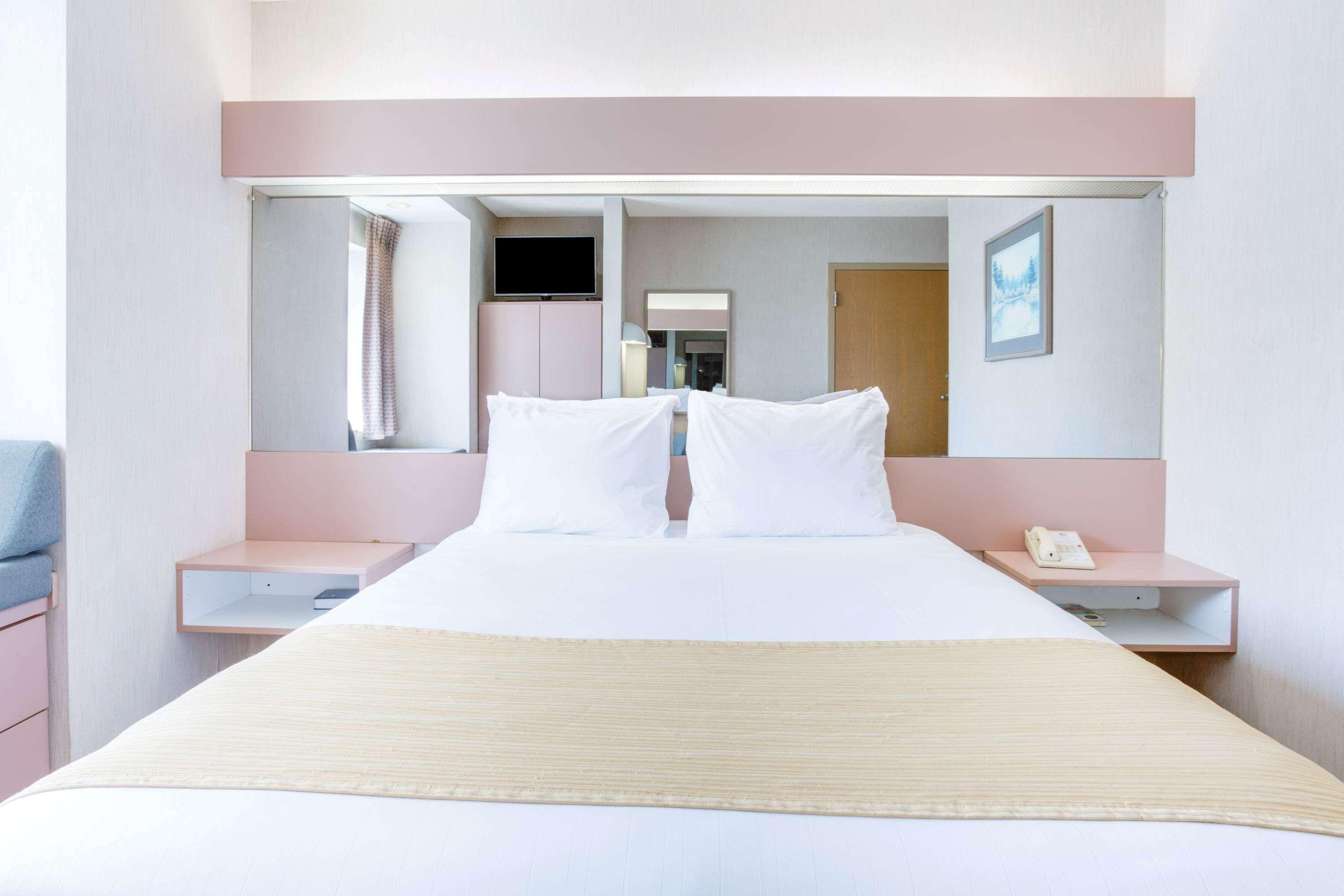 Microtel Inn By Wyndham Greensboro Exterior photo